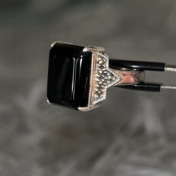 Large Rectangular Onyx/Marcasite Sterling Silver 925 Ring - Picture 4 of 9